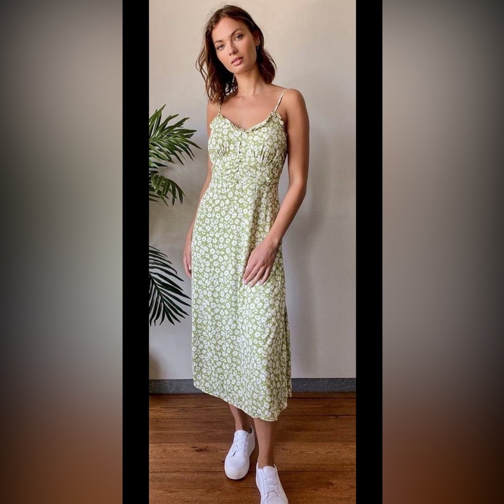 Lulus timeless touch floral midi dress sz M - Picture 3 of 3